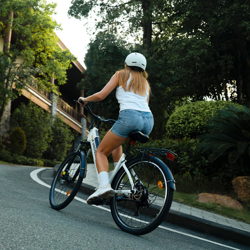 26 Inch Electric Bike for Adults, Electric EBike with 7-Speed, Low-step-through Electric Bicycles ,Assisted up to 70km Ebike White | A32